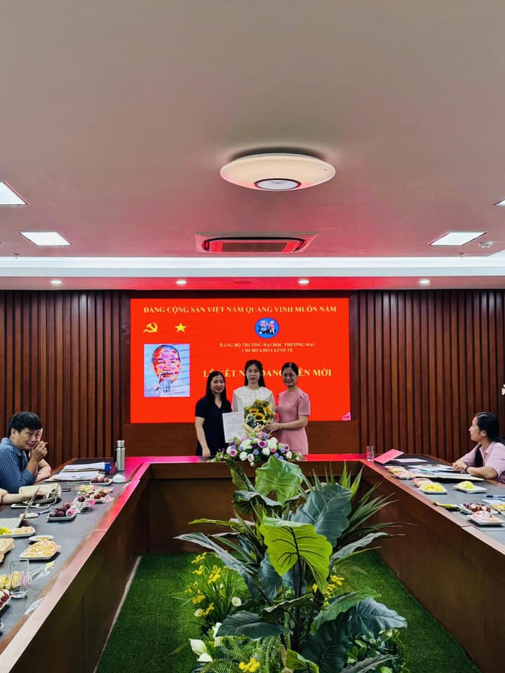 KẾT NẠP ĐẢNG VIÊN MỚI